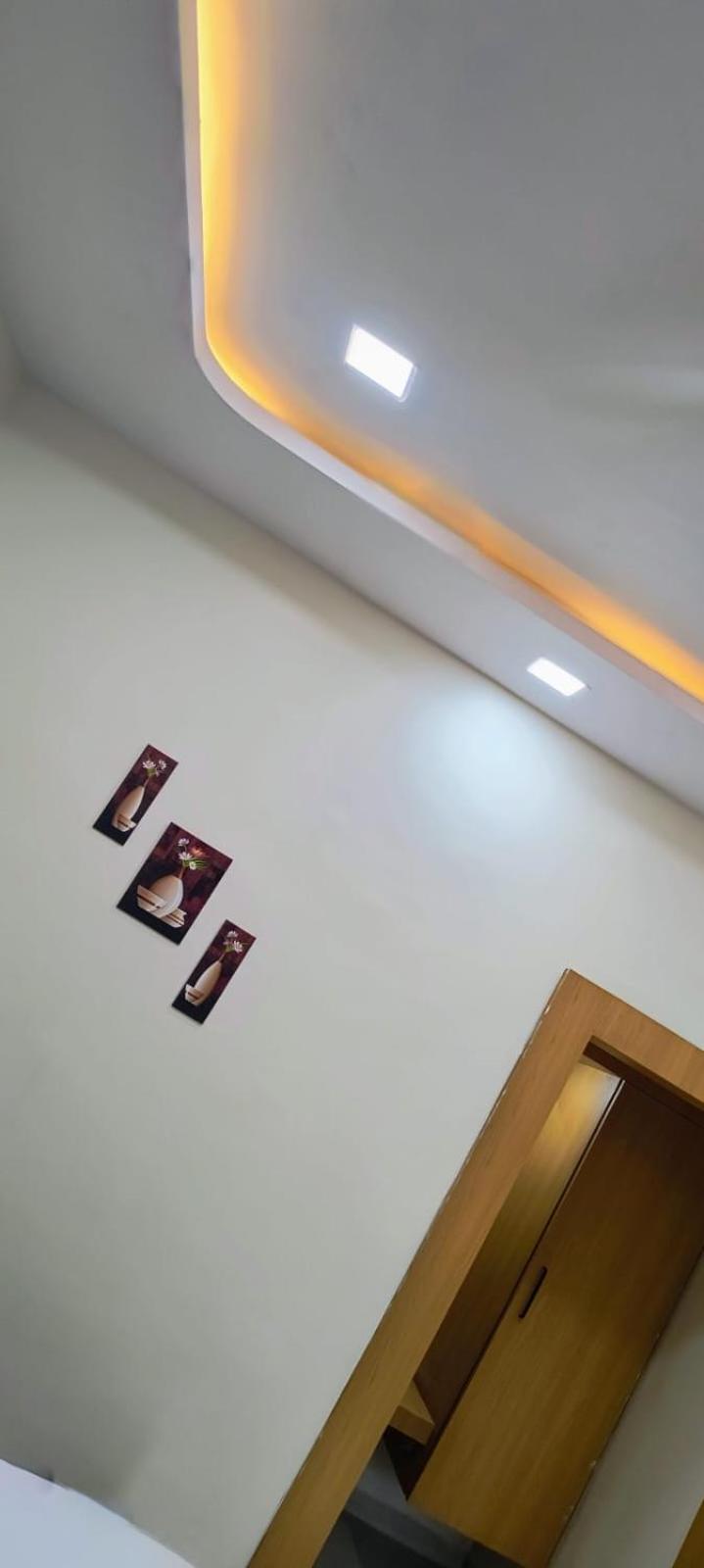 Hotel Satyam Shajapur Εξωτερικό φωτογραφία